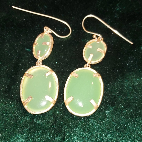 📌BOGO FREE📌 Dangle Earrings - Picture 2 of 3